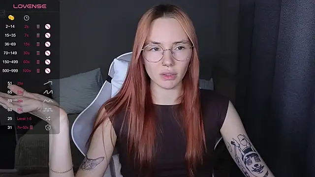 Snapshot of littlevildevil chatting on November 2025 10:48:01 AM littlevildevil online show from November 2025 10:48:01 AM