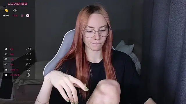 Snapshot of littlevildevil chatting on November 2025 10:51:02 AM littlevildevil online show from November 2025 10:51:02 AM