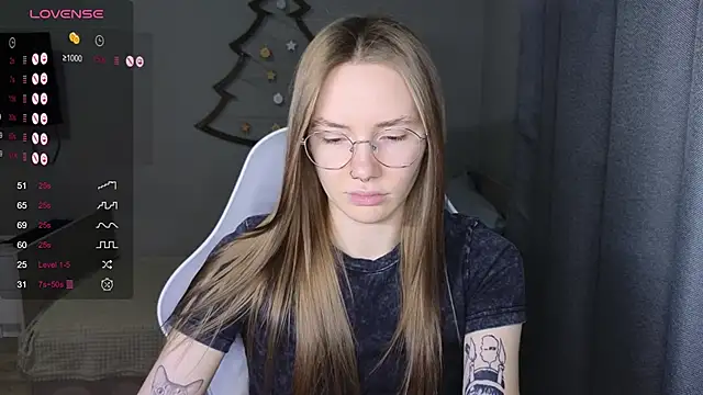 littlevildevil online show from January 2026 10:42:02 AM