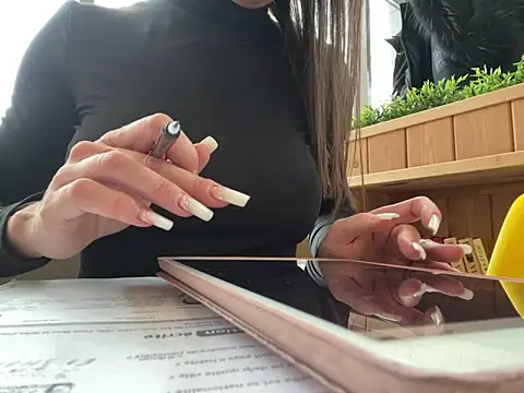 Snapshot of JulieErmesx chatting on December 2024 04:34:02 AM JulieErmesx online show from December 2024 04:34:02 AM