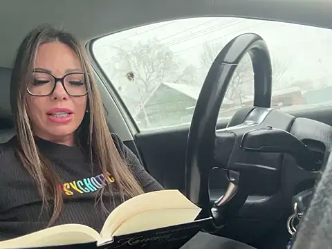 Snapshot of JulieErmesx chatting on January 2025 04:32:01 AM JulieErmesx online show from January 2025 04:32:01 AM