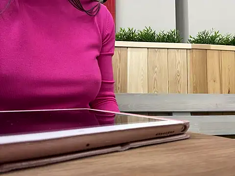 Snapshot of JulieErmesx chatting on January 2025 11:35:01 AM JulieErmesx online show from January 2025 11:35:01 AM