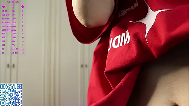 Snapshot of Weeedli chatting on March 2025 07:08:02 AM Weeedli online show from March 2025 07:08:02 AM