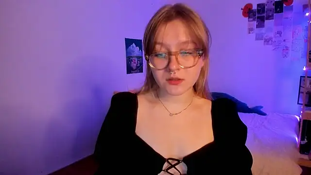 Snapshot of leazy_peazy chatting on November 2025 03:50:02 AM leazy peazy online show from November 2025 03:50:02 AM