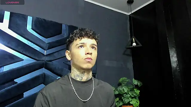 Ian Castillo  online show from January 2026 11:15:02 AM