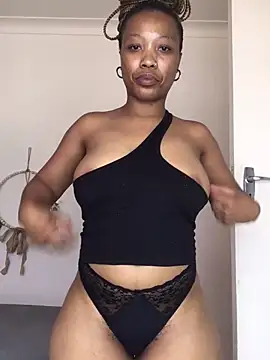 Snapshot of SZA_Doja chatting on December 2024 01:03:01 PM SZA Doja online show from December 2024 01:03:01 PM