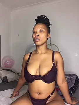 Snapshot of SZA_Doja chatting on January 2025 03:28:02 AM SZA Doja online show from January 2025 03:28:02 AM