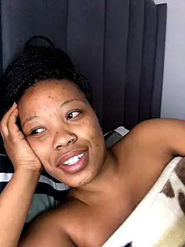 Snapshot of SZA_Doja chatting on October 2025 08:04:02 AM SZA Doja online show from October 2025 08:04:02 AM