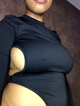 Snapshot of SZA_Doja chatting on November 2025 06:59:02 PM SZA Doja online show from November 2025 06:59:02 PM