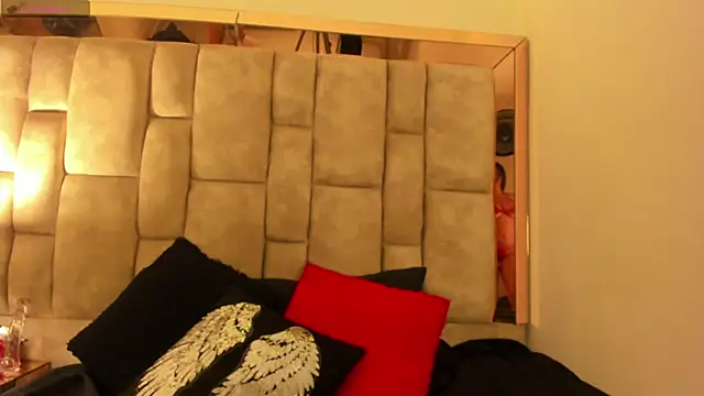 Oliviaa Evans online show from April 2026 02:12:02 AM