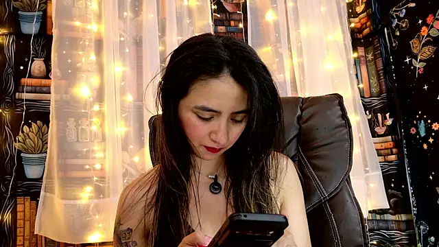 Snapshot of julietta___jackson chatting on June 2026 05:22:01 PM julietta jackson online show from June 2026 05:22:01 PM