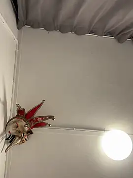 Snapshot of wolfwhite95 chatting on October 2025 04:35:01 PM wolfwhite95 online show from October 2025 04:35:01 PM