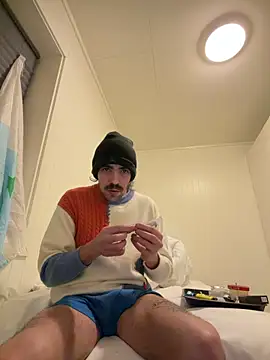 wolfwhite95 online show from March 2026 12:17:01 AM