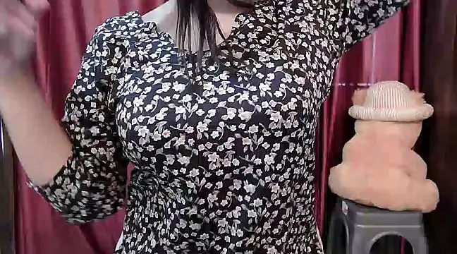 Snapshot of ANANYA-TIWARI chatting on February 2025 05:23:01 AM ANANYA-TIWARI online show from February 2025 05:23:01 AM