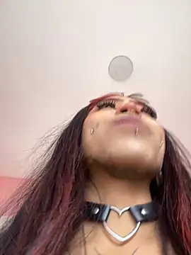 Violetta Suky online show from November 2025 01:13:01 PM