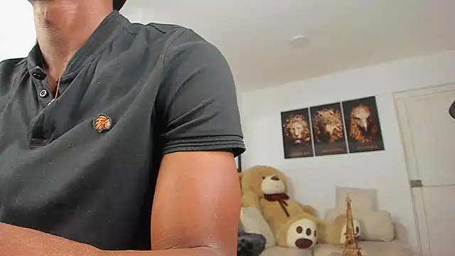 Snapshot of smit_hot_sr chatting on January 2025 03:23:01 AM smit hot sr online show from January 2025 03:23:01 AM