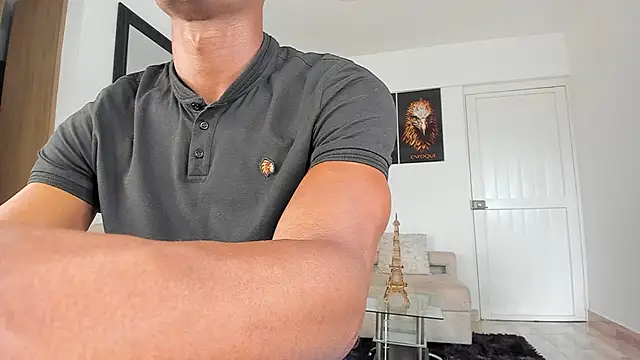 Snapshot of smit_hot_sr chatting on February 2025 08:25:01 PM smit hot sr online show from February 2025 08:25:01 PM