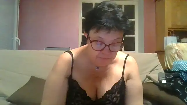 Vandeae44 online show from May 2026 08:17:02 PM
