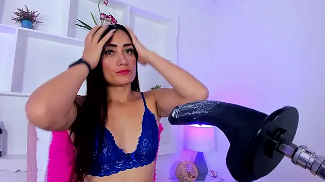 Jenifer Diaz online show from February 2025 04:00:02 PM