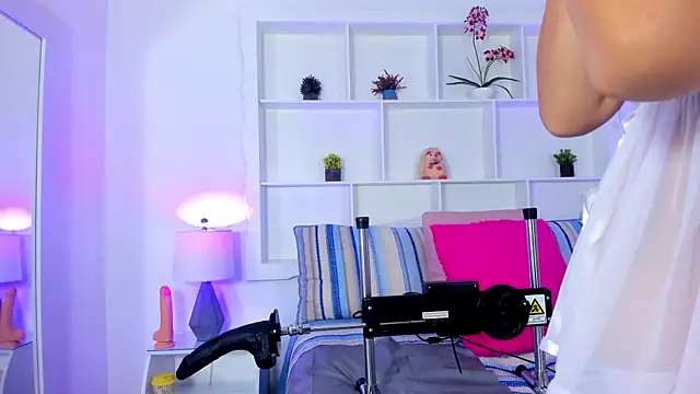 Jenifer Diaz online show from February 2025 01:06:01 PM