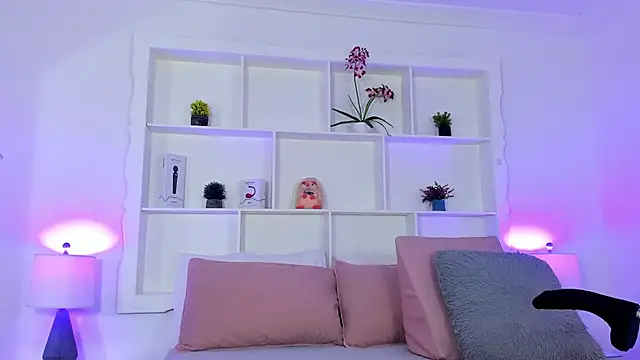 Jenifer Diaz online show from November 2025 01:21:02 PM