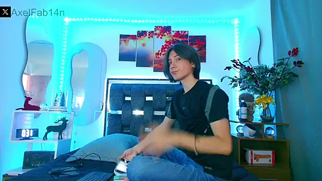 Alex and Fabian online show from January 2025 07:00:02 PM