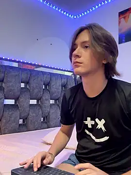 Snapshot of Alex_and_Fabian chatting on January 2026 04:29:01 AM Alex and Fabian online show from January 2026 04:29:01 AM