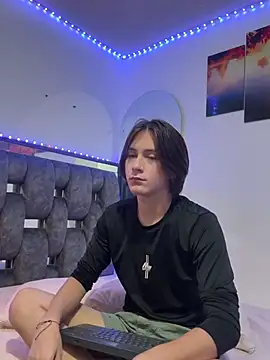 Snapshot of Alex_and_Fabian chatting on January 2026 04:50:02 AM Alex and Fabian online show from January 2026 04:50:02 AM