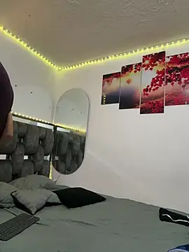 Snapshot of Alex_and_Fabian chatting on February 2026 05:39:02 AM Alex and Fabian online show from February 2026 05:39:02 AM