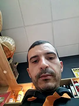 Snapshot of midouch92tns chatting on October 2025 07:17:01 AM midouch92tns online show from October 2025 07:17:01 AM