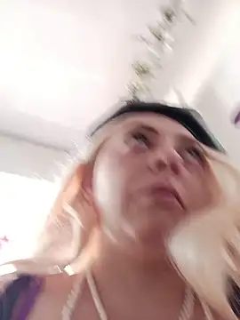 madelaine- online show from February 2026 06:00:02 PM