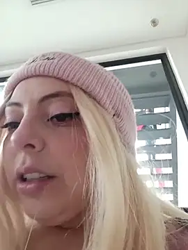 madelaine- online show from April 2026 07:39:02 PM