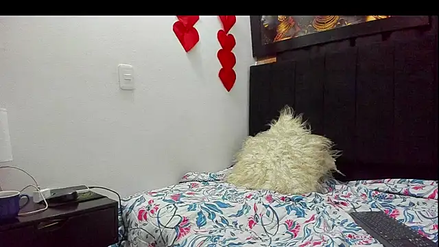 Snapshot of Evaaross_2345 chatting on March 2025 09:56:02 AM Evaaross 2345 online show from March 2025 09:56:02 AM