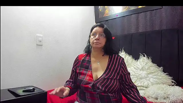 Evaaross 2345 online show from February 2026 12:31:01 PM