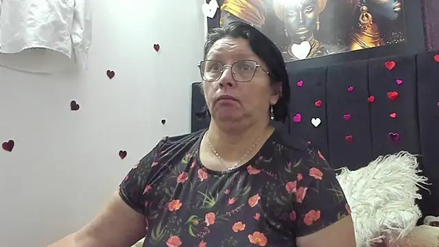 Evaaross 2345 online show from April 2026 02:04:02 PM