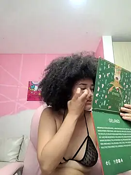 Snapshot of TwerkingAss chatting on December 2024 04:31:02 AM TwerkingAss online show from December 2024 04:31:02 AM