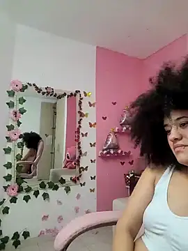 Snapshot of TwerkingAss chatting on December 2024 08:55:01 AM TwerkingAss online show from December 2024 08:55:01 AM