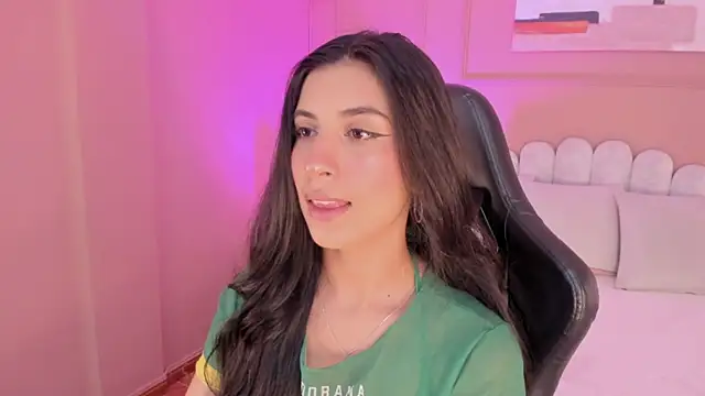 zia cooper online show from November 2025 06:52:01 PM