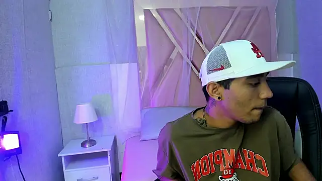 Snapshot of Annyeli chatting on January 2025 11:43:01 PM Annyeli online show from January 2025 11:43:01 PM