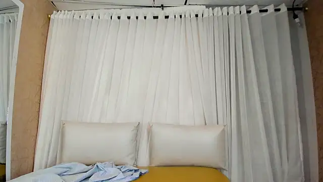 Snapshot of Annyeli chatting on September 2025 01:39:01 AM Annyeli online show from September 2025 01:39:01 AM