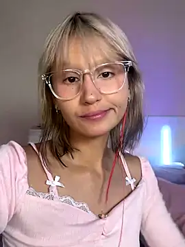 bigbabykiki online show from September 2025 06:35:01 AM