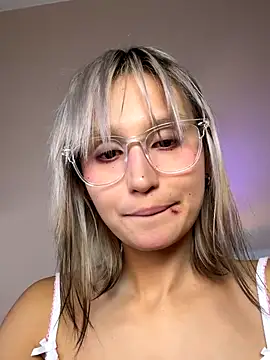 bigbabykiki online show from October 2025 03:43:01 PM