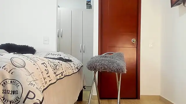 SophieBaker   online show from March 2025 04:25:01 AM