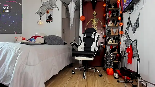 Snapshot of SophieBaker__ chatting on October 2025 06:48:01 AM SophieBaker online show from October 2025 06:48:01 AM