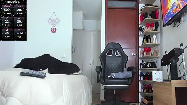 SophieBaker   online show from February 2026 01:47:02 AM