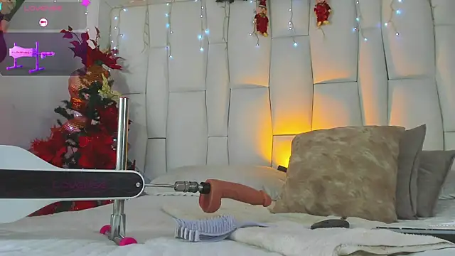 Snapshot of Regiina_Doll chatting on December 2025 11:09:01 PM Regiina Doll online show from December 2025 11:09:01 PM