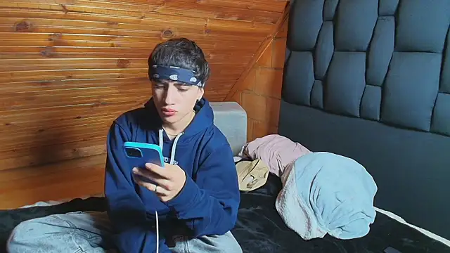 Snapshot of Justyn_Ross chatting on November 2025 01:50:02 AM Justyn Ross online show from November 2025 01:50:02 AM