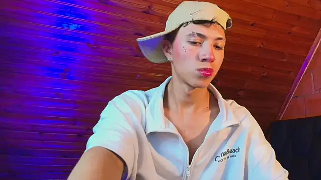 Snapshot of Justyn_Ross chatting on November 2025 11:37:02 PM Justyn Ross online show from November 2025 11:37:02 PM