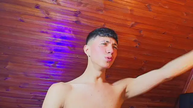 Snapshot of Justyn_Ross chatting on November 2025 08:19:02 PM Justyn Ross online show from November 2025 08:19:02 PM