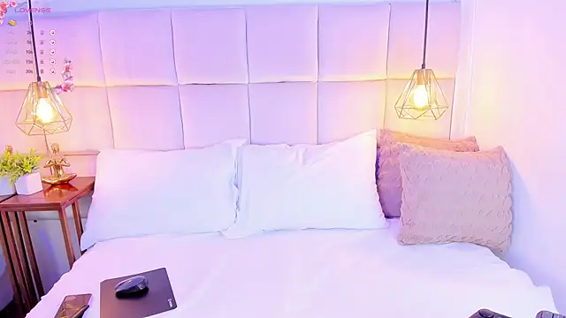 LinaGlam online show from February 2025 10:33:01 PM